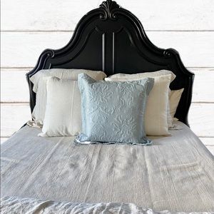 1 SFERRA Frazier euro pillow shams